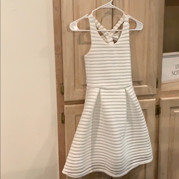 Outgrown - Picture 7 of 8